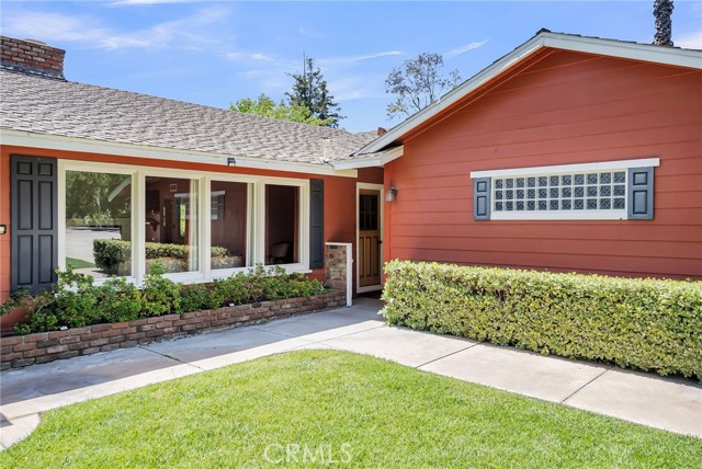2886 Mcallister Street, Riverside CA: https://media.crmls.org/medias/263ff0a7-cef4-4a71-ad08-5d7b32e0e91c.jpg