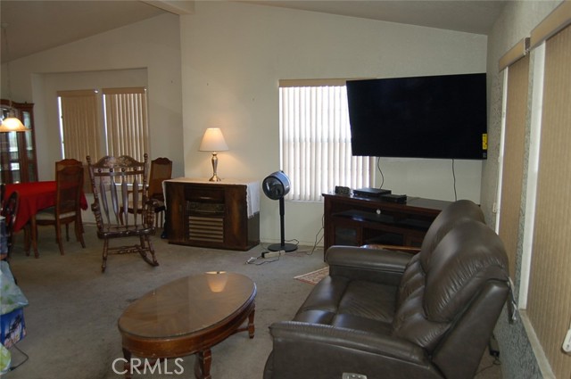 Detail Gallery Image 4 of 22 For 2744 W Rialto Ave #33,  Rialto,  CA 92376 - 3 Beds | 2 Baths