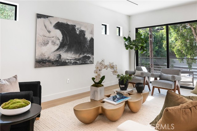 Detail Gallery Image 8 of 46 For 9836 Yoakum Dr, Beverly Hills,  CA 90210 - 5 Beds | 4 Baths