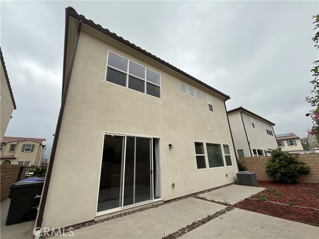 19256 Merryweather Drive, Canyon Country CA: https://media.crmls.org/medias/2641f632-5e50-4285-b59c-73937129c89f.jpg