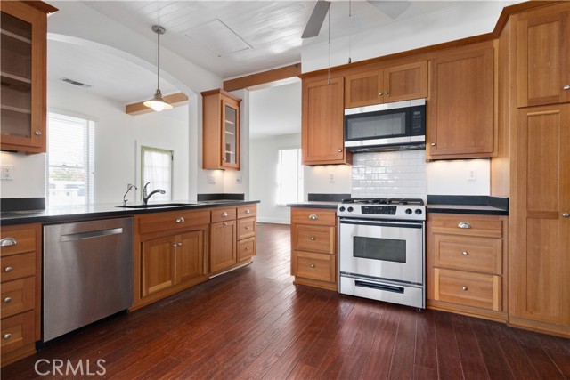 Detail Gallery Image 11 of 42 For 115 2nd, Templeton,  CA 93465 - 3 Beds | 2 Baths