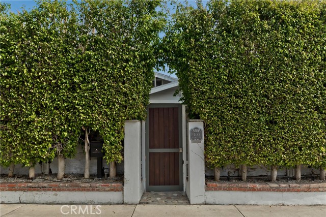 Detail Gallery Image 1 of 27 For 400 Norwich, West Hollywood,  CA 90048 - 2 Beds | 1 Baths