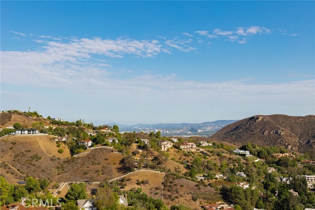 34 sage, Bell Canyon CA: https://media.crmls.org/medias/2642644a-adde-42ab-849c-7d3c03be7004.jpg