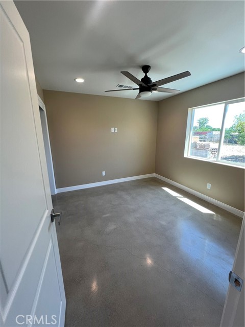 Detail Gallery Image 11 of 13 For 10502 Campbell Ave, Riverside,  CA 92505 - 3 Beds | 2 Baths