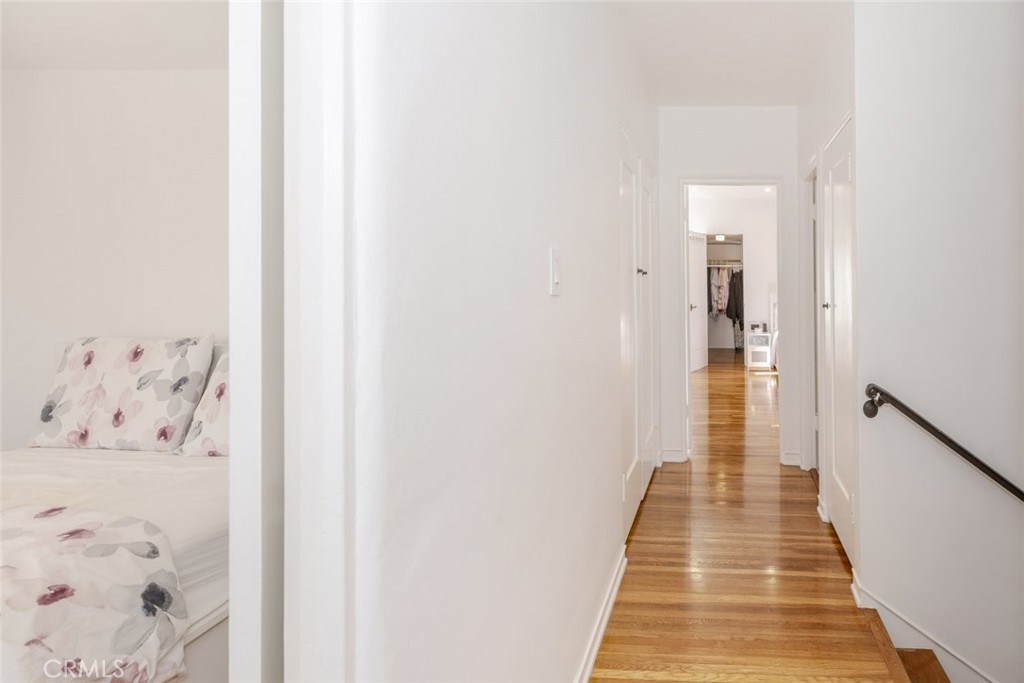 https://media.crmls.org/medias/264332c5-6093-403e-b181-966dfb5f57fb.jpg?preset=X-Large