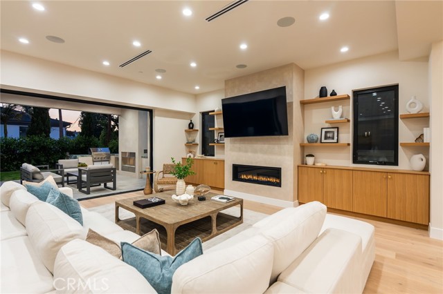 1721 Oak Avenue, Manhattan Beach CA: https://media.crmls.org/medias/26435c37-92a0-4da8-a1f5-79b54c69af63.jpg