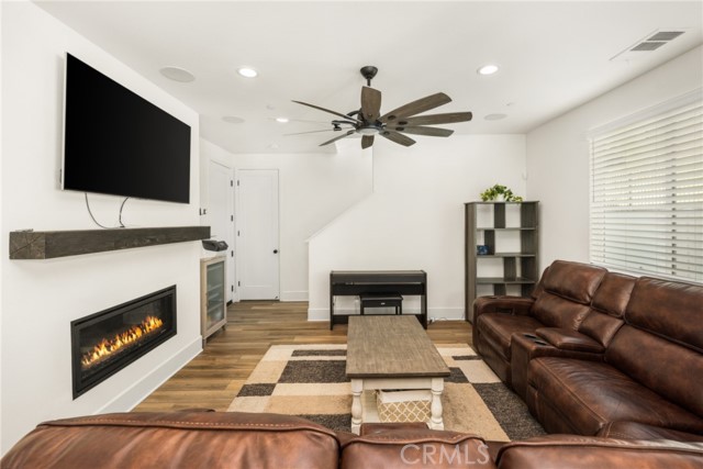 Detail Gallery Image 13 of 74 For 11786 Glenridge Rd, Corona,  CA 92883 - 3 Beds | 2/1 Baths