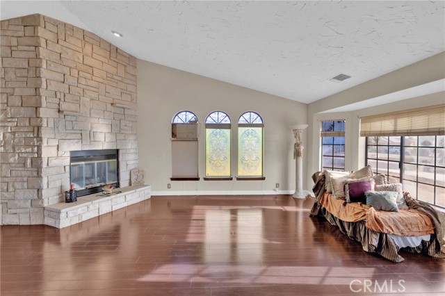 Detail Gallery Image 37 of 65 For 13889 Olathe Rd, Apple Valley,  CA 92307 - 5 Beds | 2/1 Baths