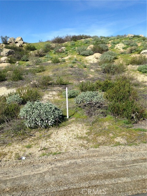 23685 Tapatia Road, Homeland CA: https://media.crmls.org/medias/26458643-5672-498f-a319-5a5f27d77435.jpg