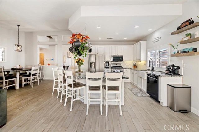 Detail Gallery Image 13 of 40 For 21834 Heliotrope Ln, Wildomar,  CA 92595 - 4 Beds | 3 Baths