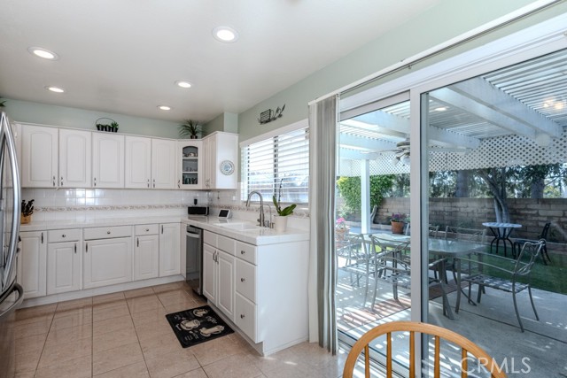 8437 E Amberwood Street, Anaheim Hills CA: https://media.crmls.org/medias/264632b0-db0f-4230-a7b3-9b754227641e.jpg