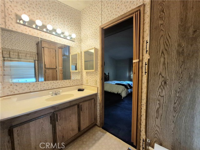 13381 Magnolia Avenue, Corona CA: https://media.crmls.org/medias/2646398d-535a-4523-b420-6c663fe4c757.jpg