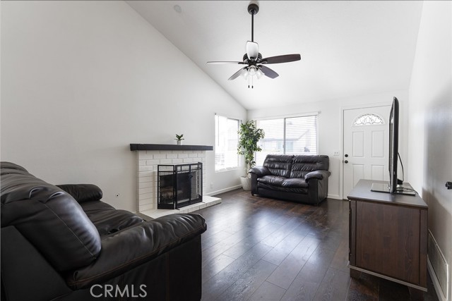 Detail Gallery Image 9 of 26 For 19961 Wrightwood Ct #26,  Yorba Linda,  CA 92886 - 3 Beds | 2 Baths