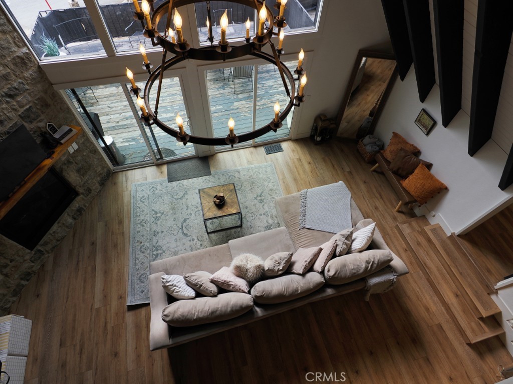 https://media.crmls.org/medias/264661f2-895c-49f5-ad25-cccc6fefadde.jpg?preset=X-Large