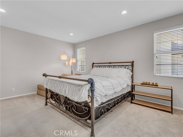 5637 Como Circle, Woodland Hills CA: https://media.crmls.org/medias/26466f52-dfa0-4ebb-922b-7f9ef179e79c.jpg