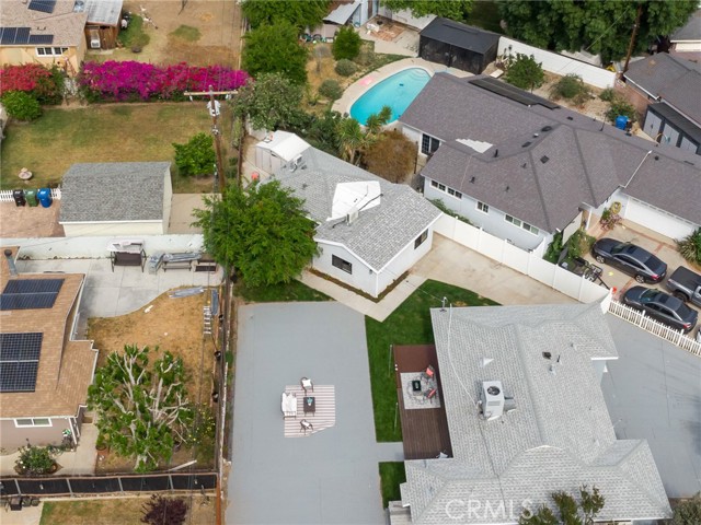 11012 Montgomery Avenue, Granada Hills CA: https://media.crmls.org/medias/264697e2-d408-4c38-b7e7-ca1a7829620c.jpg