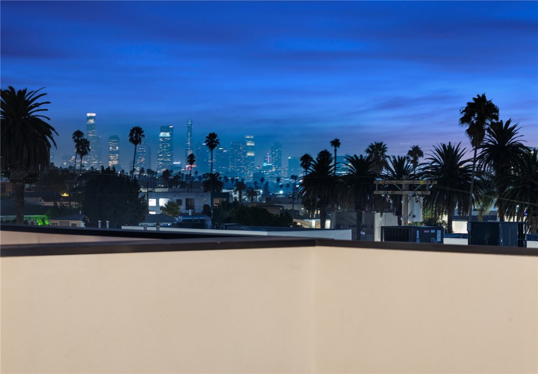 Detail Gallery Image 26 of 33 For 540 N Serrano Ave, Los Angeles,  CA 90004 - 4 Beds | 4 Baths