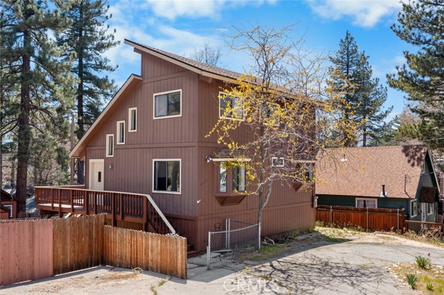 Detail Gallery Image 2 of 38 For 32947 Squirrel Ln, Arrowbear,  CA 92308 - 2 Beds | 2 Baths