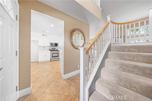 Detail Gallery Image 5 of 46 For 8035 E Treeview Ct, Anaheim,  CA 92808 - 3 Beds | 2/1 Baths