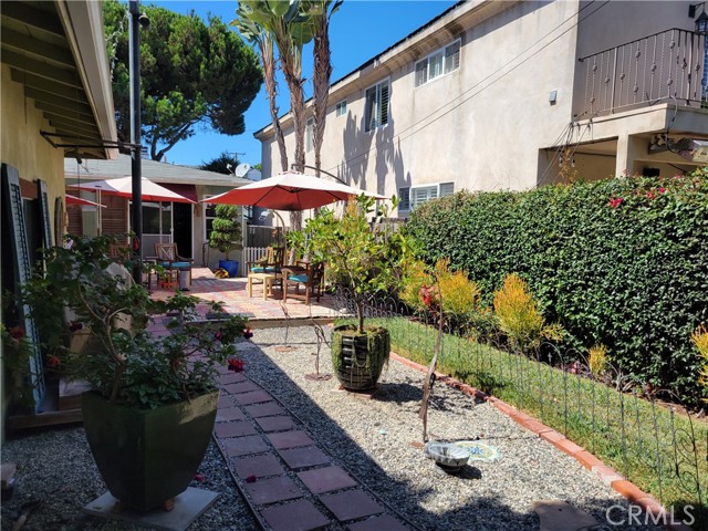 3608 Laurel Avenue, Manhattan Beach, California 90266, 2 Bedrooms Bedrooms, ,1 BathroomBathrooms,Residential,Sold,Laurel,SB21205339