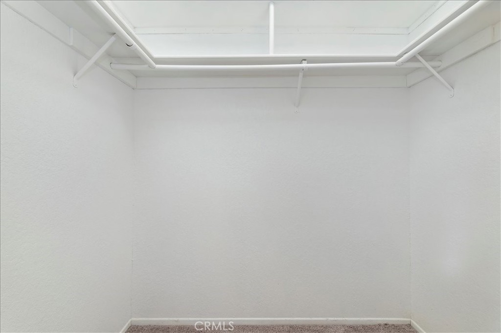 https://media.crmls.org/medias/264c7575-03bb-4e2c-ac92-08bb42b70202.jpg?preset=X-Large