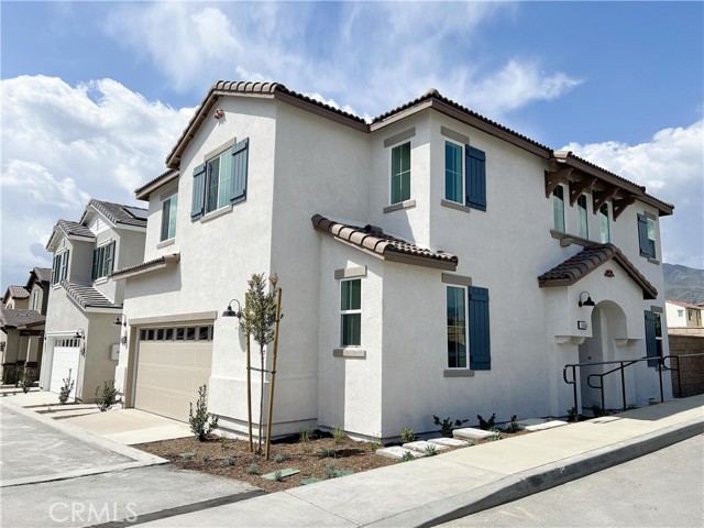 Detail Gallery Image 1 of 31 For 16068 Olivas Ln, Fontana,  CA 92336 - 4 Beds | 2/1 Baths