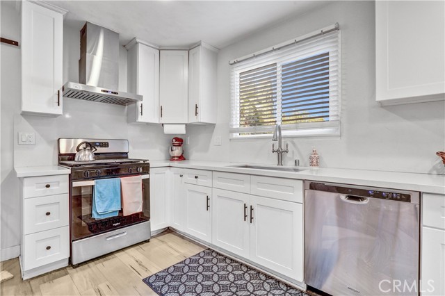 Detail Gallery Image 11 of 17 For 8308 Jason Ave, West Hills,  CA 91304 - 4 Beds | 2/1 Baths