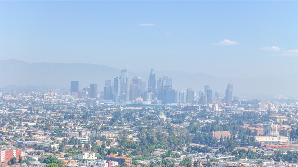 https://media.crmls.org/medias/264e2e47-1015-4c5d-ba52-583733e04a19.jpg?preset=X-Large