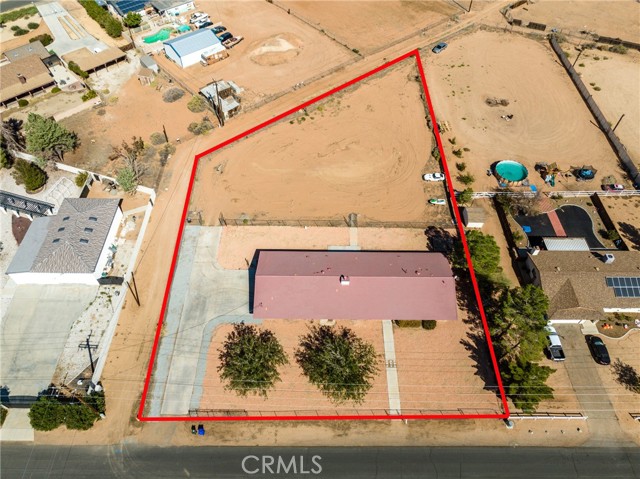 21186 Standing Rock Avenue, Apple Valley CA: https://media.crmls.org/medias/264e6e42-85dd-4532-806f-4ed10b753cd8.jpg