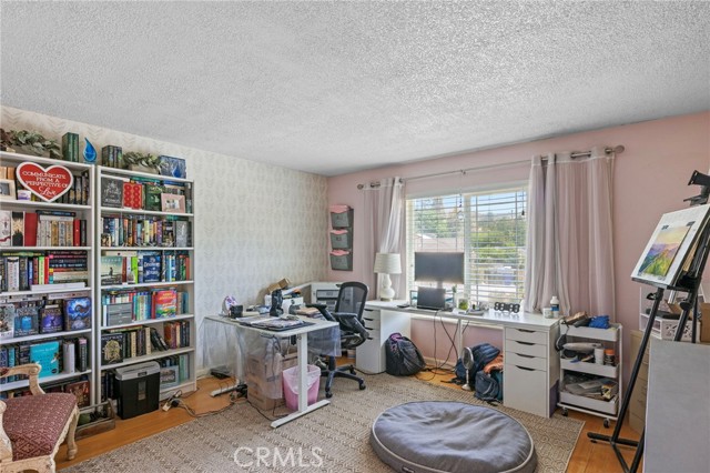 23994 Prado Lane, Colton CA: https://media.crmls.org/medias/264e8846-3232-40cd-bcab-a6f2d3ef959b.jpg