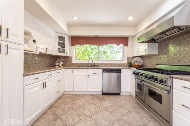 Detail Gallery Image 9 of 41 For 18308 Lahey St, Porter Ranch,  CA 91326 - 4 Beds | 4 Baths