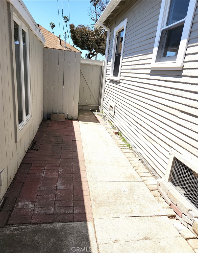 MLS #OC25088213 img 6