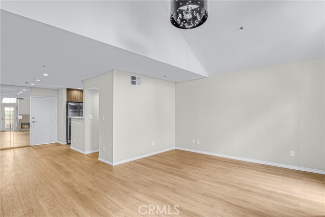 14383 Nordhoff Street, Panorama City CA: https://media.crmls.org/medias/264eb83c-3d3f-48b7-8b25-54adfd689acd.jpg