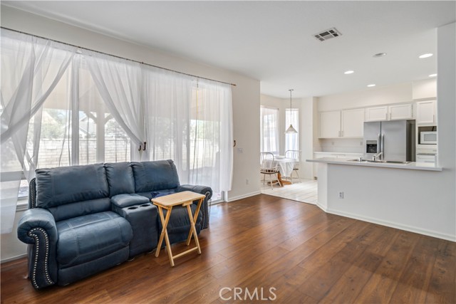 40269 Palmetto Drive, Palmdale CA: https://media.crmls.org/medias/264f208d-ba14-4048-ba2a-7d305a52a947.jpg