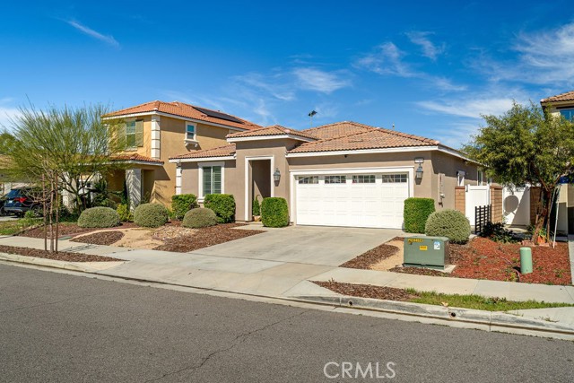 Detail Gallery Image 2 of 49 For 27464 Cloudy Peak, Menifee,  CA 92584 - 3 Beds | 2 Baths