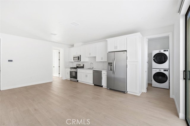 Detail Gallery Image 3 of 11 For 5061 Cartwright, North Hollywood,  CA 91601 - 3 Beds | 2 Baths