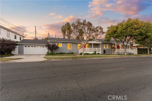 4001 W Clark Avenue, Burbank, California 91505, ,Commercial Sale,For Sale,4001 W Clark Avenue,CROC24222653