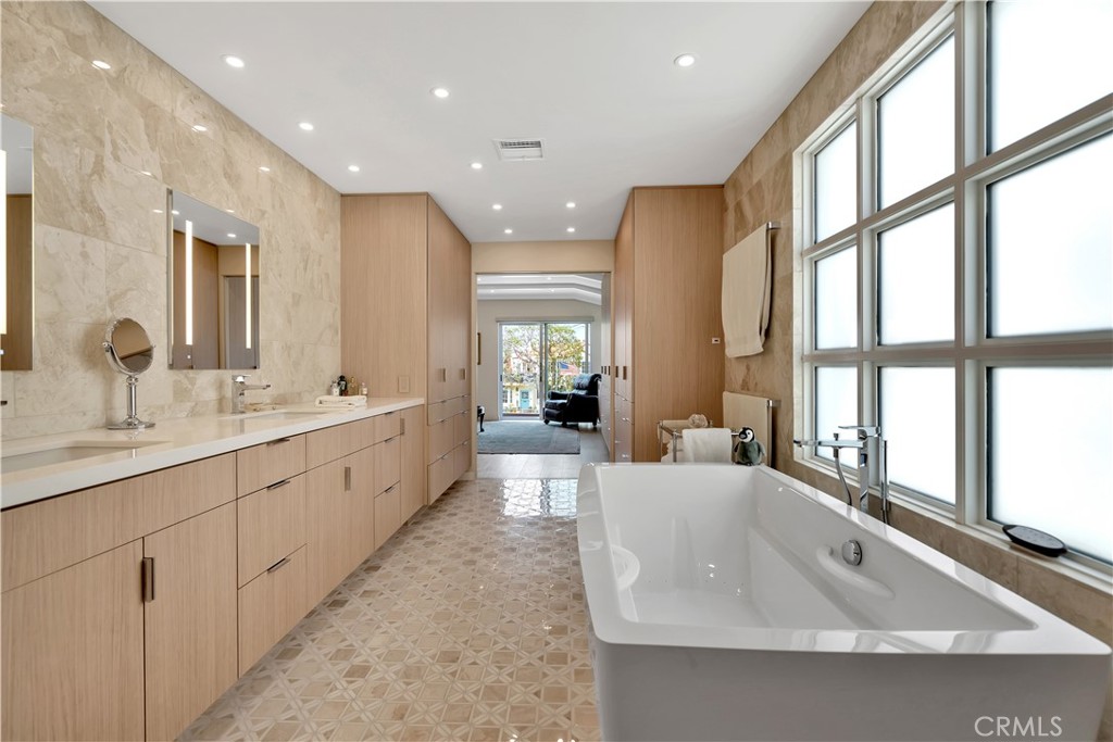 5614 Naples Canal
