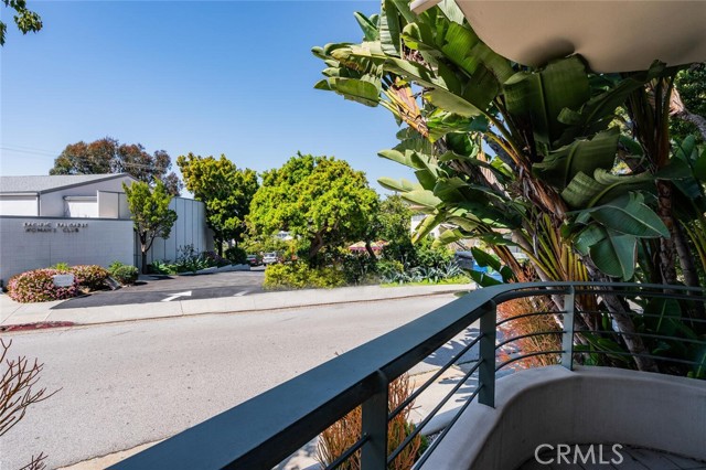 Detail Gallery Image 23 of 24 For 15425 Antioch St #104,  Pacific Palisades,  CA 90272 - 2 Beds | 2 Baths