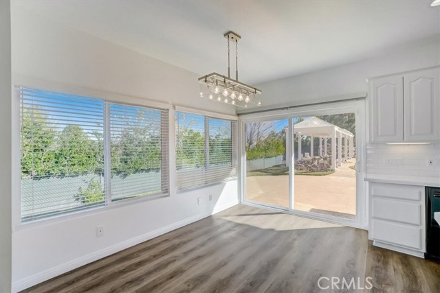 4020 Clarinda Drive, Tarzana CA: https://media.crmls.org/medias/265102b0-e7b4-442d-be13-a7173f417a73.jpg