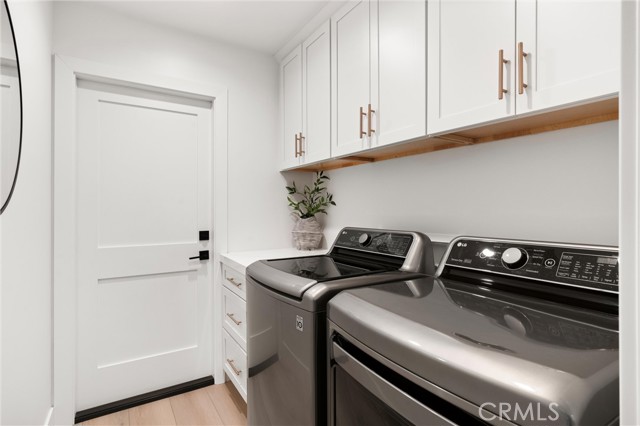 19582 Summer Breeze Lane, Huntington Beach CA: https://media.crmls.org/medias/26517b6d-d639-4e96-9710-7c601936286b.jpg