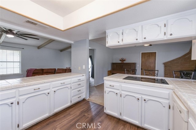 Detail Gallery Image 14 of 43 For 22630 Stagecoach Ln, Clovis,  CA 93619 - 4 Beds | 2 Baths