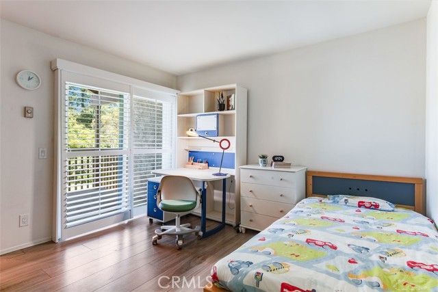 2nd bedroom