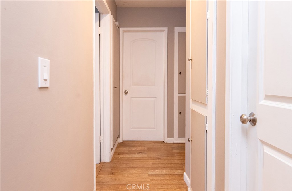 https://media.crmls.org/medias/26525caf-c0cb-47c0-be8a-9a60796d0062.jpg?preset=X-Large