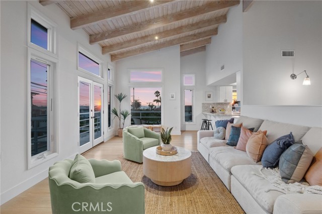 927 6th Street, Hermosa Beach, California 90254, 4 Bedrooms Bedrooms, ,3 BathroomsBathrooms,Residential,Sold,6th,SB25193988