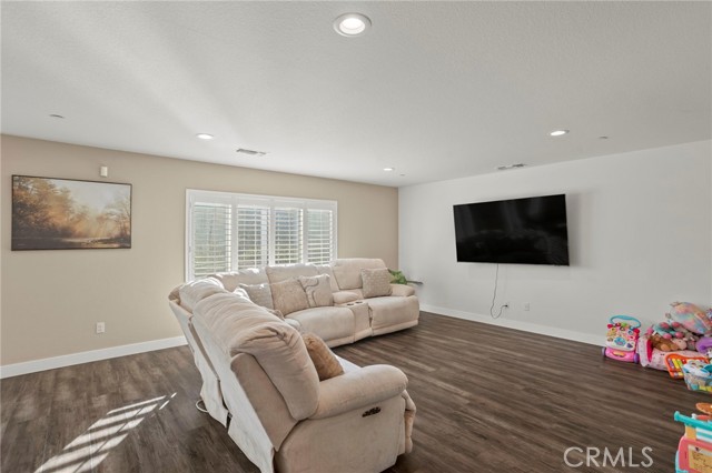 Detail Gallery Image 4 of 26 For 4030 Yuul Cir, San Jacinto,  CA 92582 - 4 Beds | 2/1 Baths