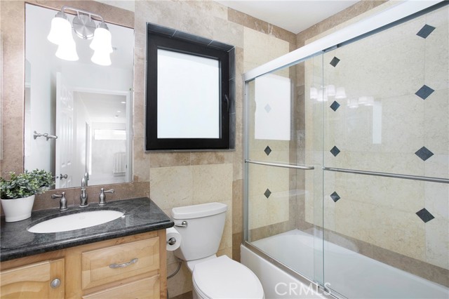 15 Calle Albarda, Rancho Santa Margarita CA: https://media.crmls.org/medias/2652c57d-3064-442f-8d0e-df6bc87a97da.jpg