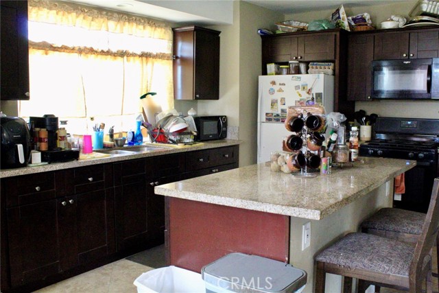 975 E CITRUS Street, Riverside CA: https://media.crmls.org/medias/26532472-64ba-4b7d-a629-9dd6e41c392e.jpg