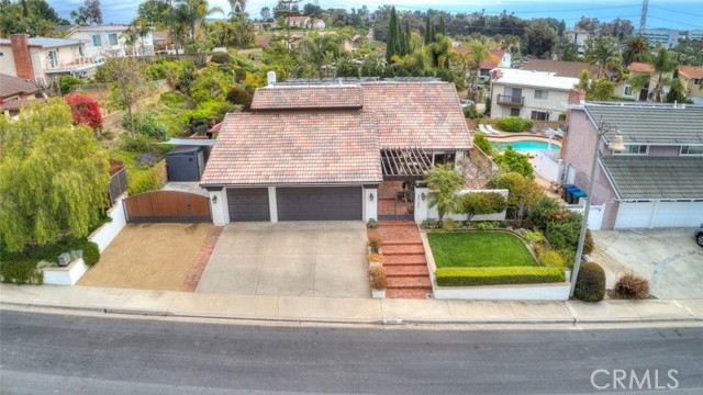 26752 Magdalena Lane, Mission Viejo CA: https://media.crmls.org/medias/26537bdd-b881-4a62-8e60-5d654f3bb79b.jpg