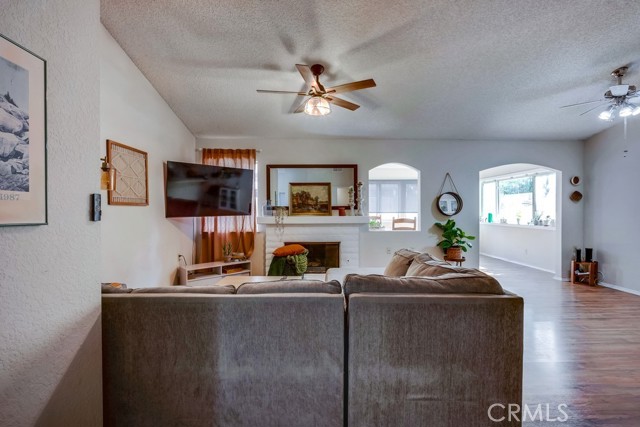 Detail Gallery Image 9 of 45 For 930 Countryside St, Hemet,  CA 92545 - – Beds | – Baths